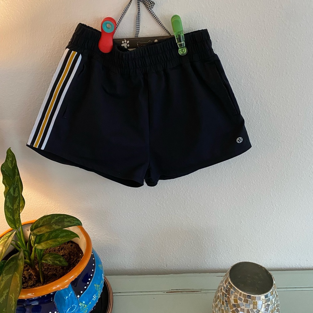Black hip athletic shorts!